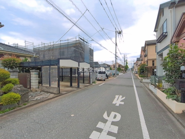 前面道路含む現地写真です