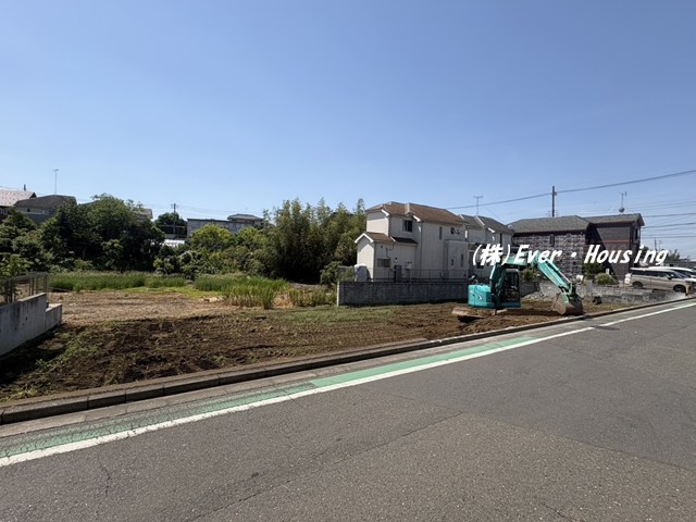 スーパーやドラッグストア、公園など生活施設も徒歩圏に揃い、毎日の暮らしを快適にサポートします。