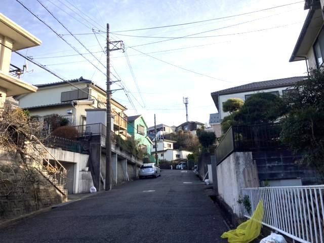 桜や紅葉の名所に出かける人は多いと思いますが、家にいながら季節の移ろいを感じる生活を送りませんか？リビングや窓から見える景色が生活を彩るワンポイントに！現地から見える景色を堪能してみては如何でしょう。