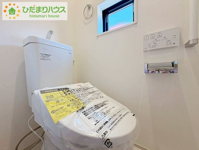 温水洗浄便座なら、年中温かいので、安心して座ることができます。さらに、身体が冷えることもないため、便座カバーを付ける必要もありません。