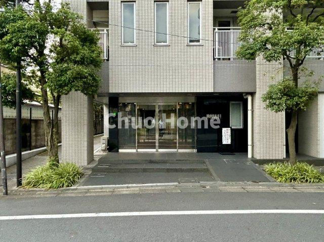 【エントランス】マンションのエントランスは、その物件の印象を決める、顔とも言える場所です。毎日通る場所ですからきれいなのが一番です。