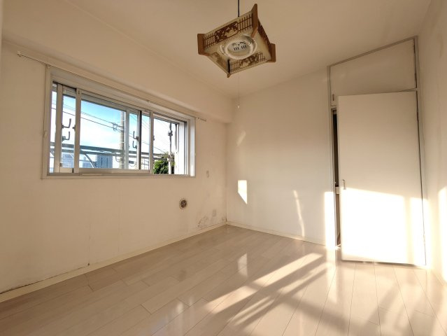 室内はいつも明るい印象なので気持ちの良い朝を迎えられます。毎日の生活も明るくなりそう♪