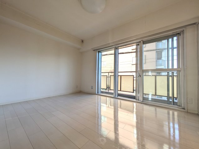 家族と過ごす時間を大切にしたい方にぴったりの明るくゆとりある住空間です。