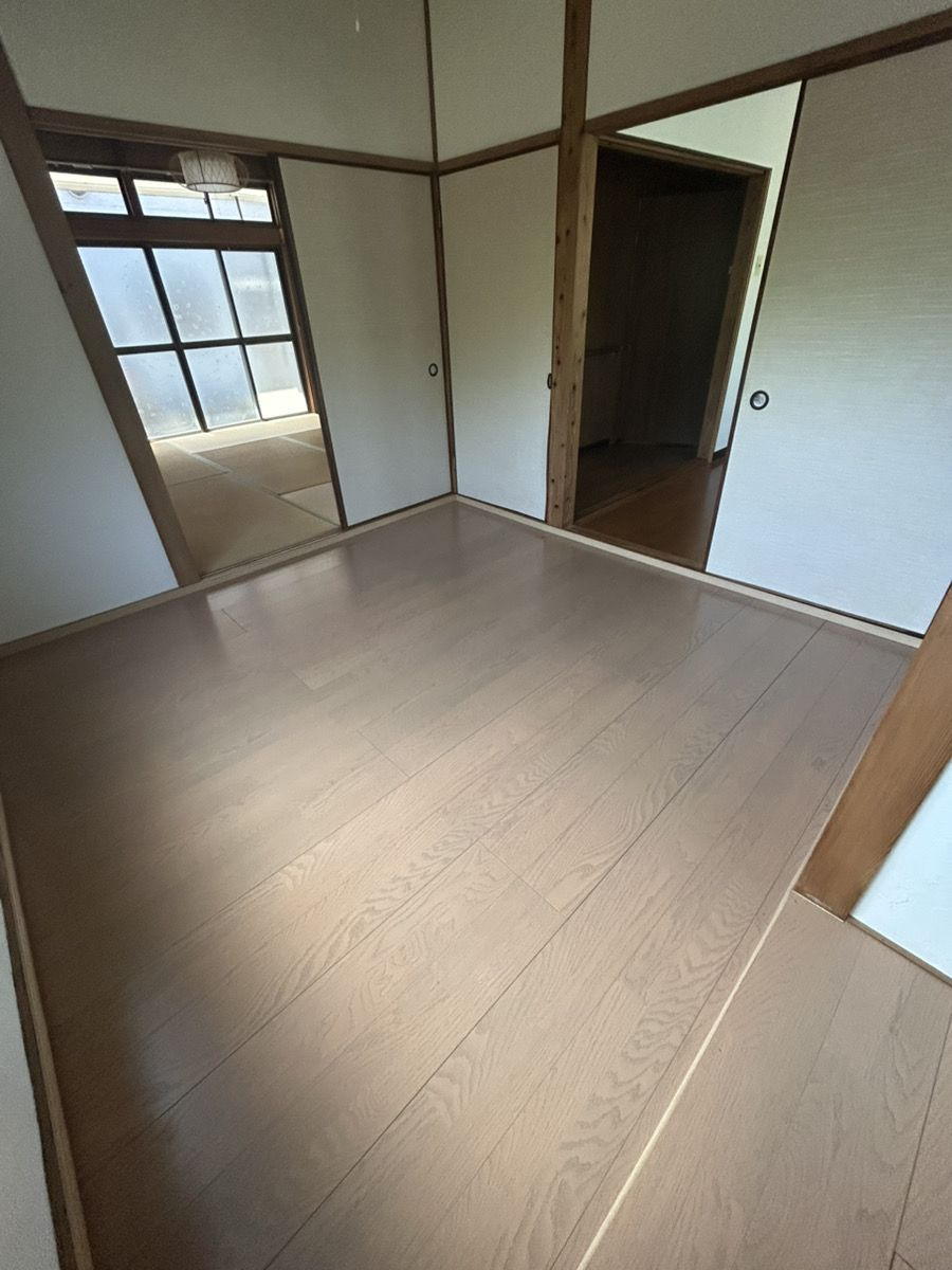 4.5畳の洋室です。フローリングはまだ新しく綺麗です。
