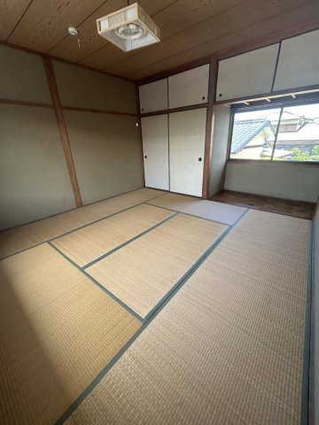 2F8畳和室です。北と南側の2面採光です。