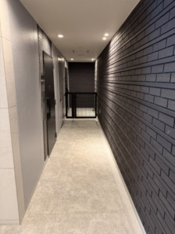 ホテルライクな内廊下仕様。住まう方のプライバシーに配慮し、ワンランク上の住環境を実現しています。