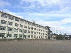 堀之内小学校　徒歩17分