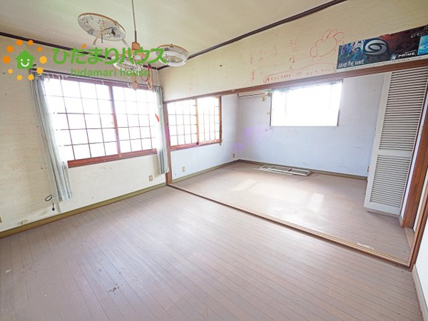 【筑西市幸町3丁目 中古戸建の洋室】