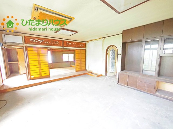 【筑西市幸町3丁目 中古戸建の居間】
