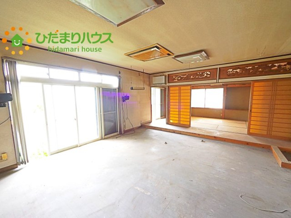 【筑西市幸町3丁目 中古戸建の居間】