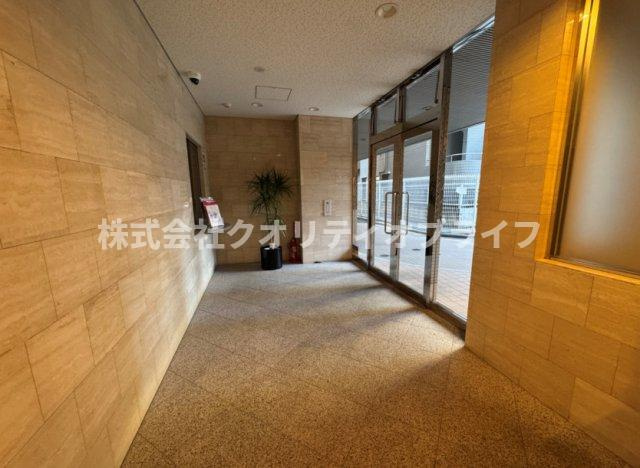 まるでお店の入り口のようにおしゃれで、クリーンに維持されたエントランス空間。