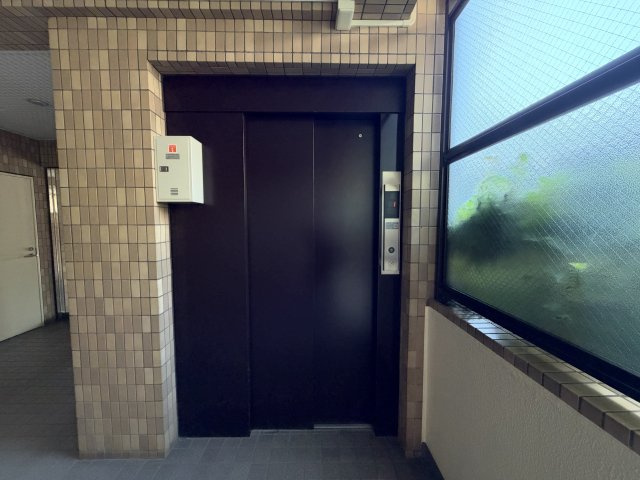 すべての階に停止します。