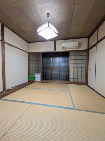 落ち着いた雰囲気の和室付きです