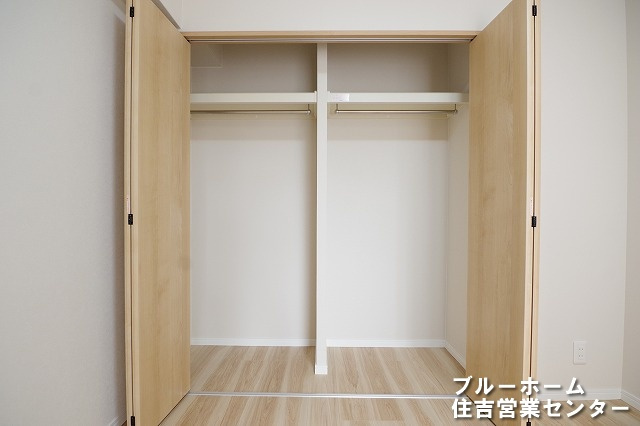 洋室にある収納です！