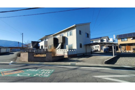 甲斐市西八幡 平成23年築クレバリーホーム施工の家 3方角地の外観