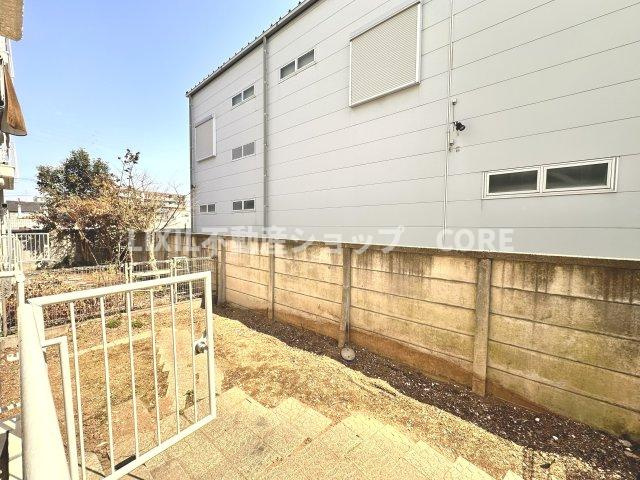 専用庭付きのお部屋なので、ガーデニングや家庭菜園等楽しめます。