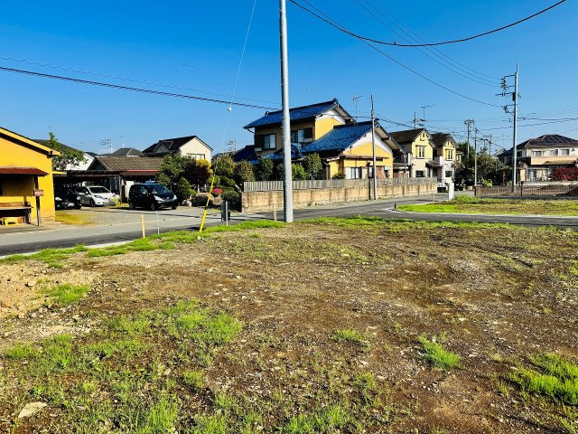 ～閑静で落ち着きのある住宅地内　建築条件の付いていない売地です～