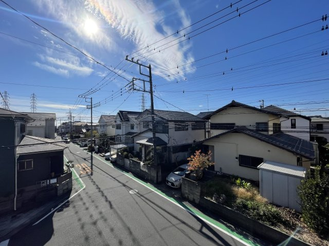 南西角地に位置しているため日当たり、風通し、眺望良好です。是非一度ご覧ください。