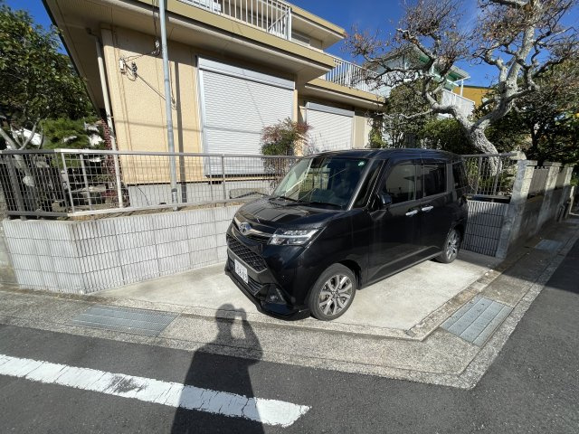 カースペースは1台分ございます。