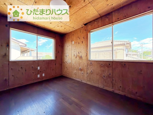 窓が多く、明るい空間を演出してくれます(*^^*)