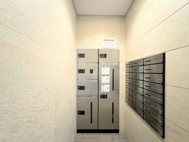 ◆◆宅配ボックスがあれば、外出中はもちろん在宅中でも手が離せないときなどにお荷物の配達が完了。