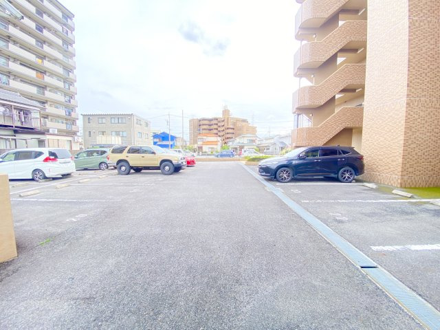 平面駐車場空きあり♪