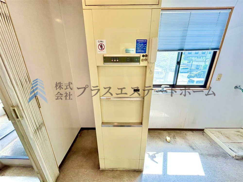 配膳用エレベーター付き♪