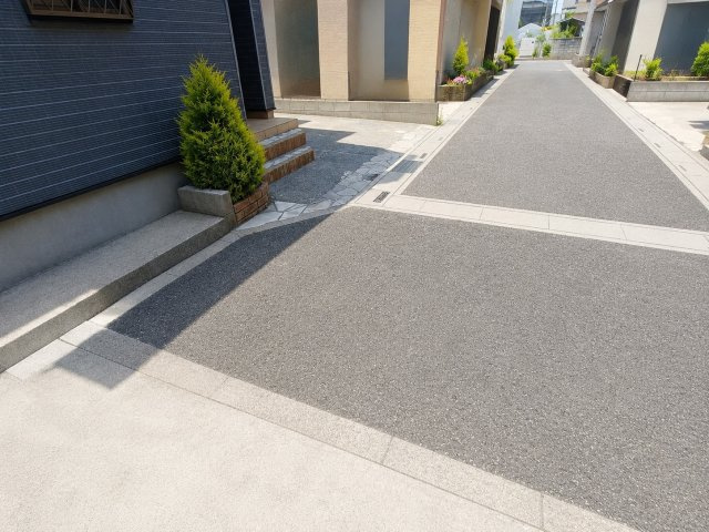 駐車スペースあります