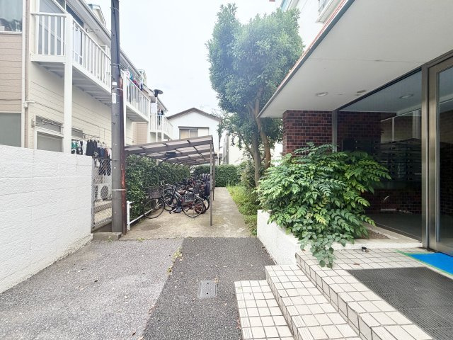 屋根ありで大切な自転車が長持ちします