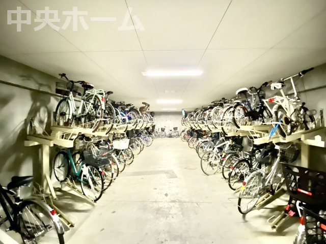 【自転車置き場】最新の空き状況や費用などの詳細は担当スタッフまでお問い合わせください。