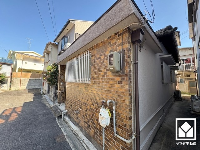 開放感のある東西両面道路。風通し良好です。