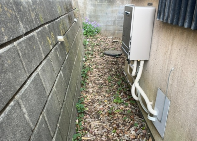 庭があることでガーデニングや家庭菜園はもちろん、こどもの遊び場やペットを放して遊ぶことができます。また、家の周囲に余裕があるということです。隣地との間があれば、十分な日当たりと、風通しが確保できます。