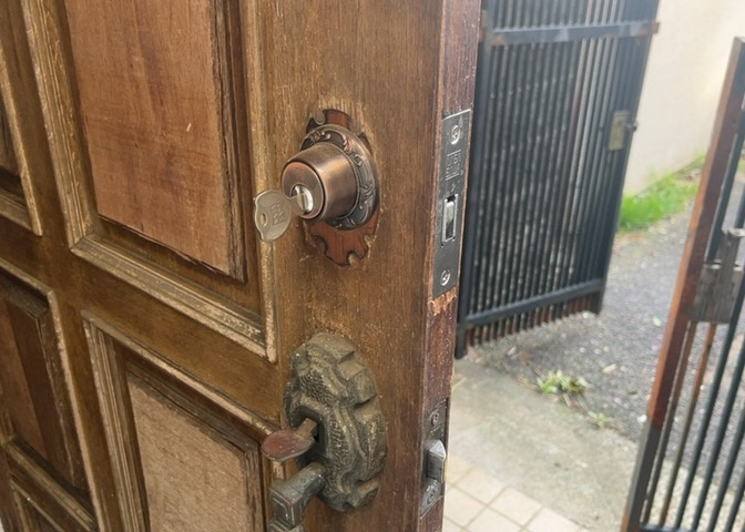 当然のことではありますが、オートロックやセンサーライト、ホームセキュリティーなどの防犯設備があれば、小さいお子様がいるご家庭も安心ですよね！まず物件購入の際は、防犯設備もチェックするようにしましょう。