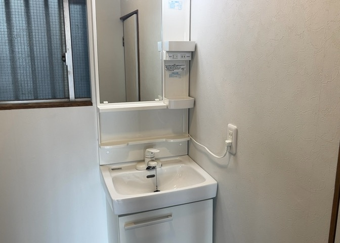 洗面化粧台では顔を洗ったり、身だしなみを整えることが本来の使い方ですが、用途によっては洗面化粧台に求められる機能が違ってくるため、ご自身や家族のライフスタイルに合ったものを選ぶことをおすすめ致します。