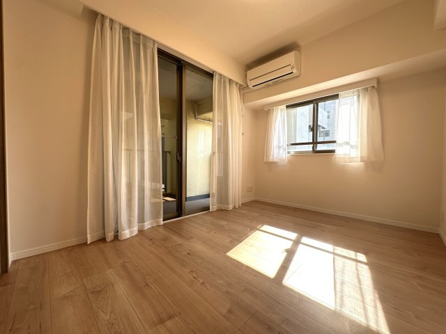 角部屋なので、2面採光となります。明るい日差しが差し込みます。