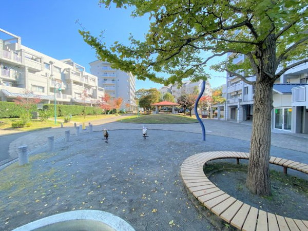 【レーベンスガルテン長池Ⅱの中庭】