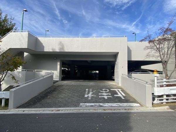 【レーベンスガルテン長池Ⅱの駐車場】