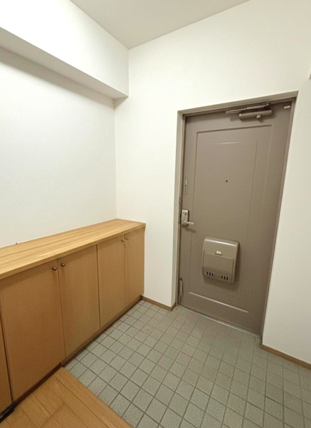 【レーベンスガルテン長池Ⅱの玄関】