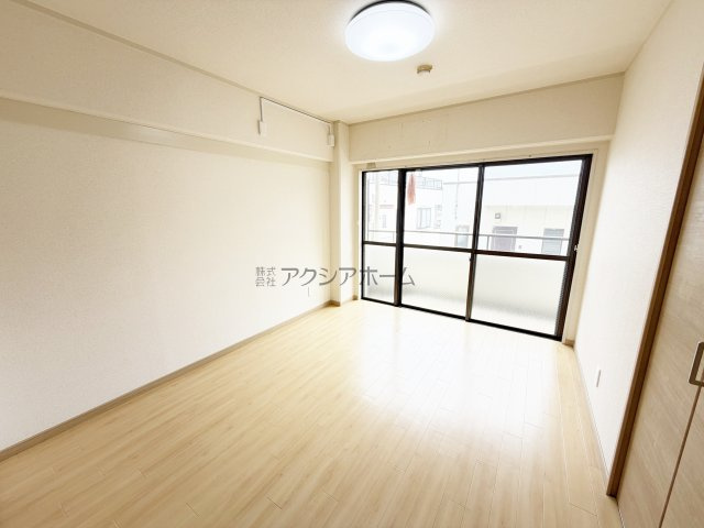 洋室　6.3帖