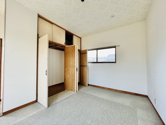 2階約6帖洋室。　子供部屋としてお使いいただけます！
