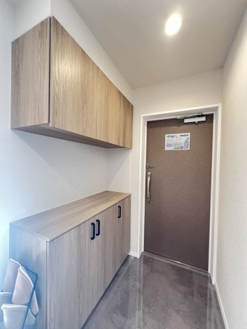 明るい玄関です