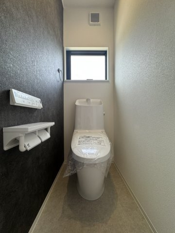 各階にお手洗いを設置。朝のバタバタした忙しい時間帯も安心です。