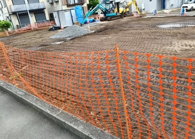 家を建てる前提で土地を探している場合、地盤の丈夫さは譲れない条件の一つです。地盤が脆弱だと追加工事が必要となります。また、過去に地盤沈下や液状化現象を起こした土地は、できるだけ避けた方がいいでしょう。