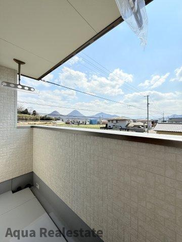 バルコニーからの眺めを楽しみながら食事をしませんか　※画像はイメージです
