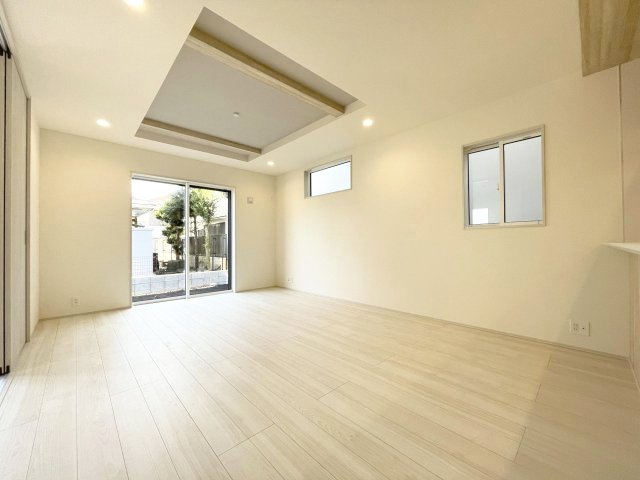 折上天井が開放的なリビング