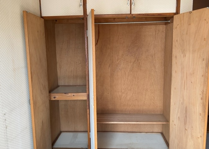 デザイン性を重視しすぎて収納が少なかった！なんてことにならないため、事前に現地で収納の数を確認しておくことをお勧めします。クローゼット以外にも床下収納や屋根裏収納、パントリーなどもチェックしましょう。