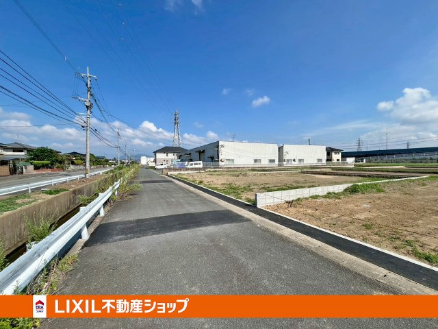 前面道路です。完成しました（最新写真準備中）