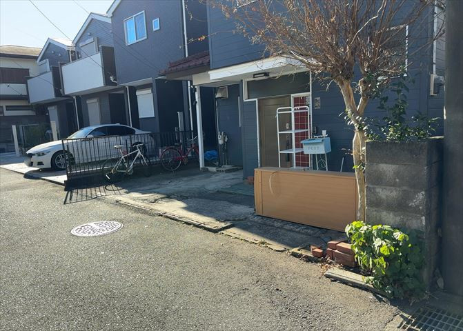 人が暮らすうえで日光は大切な要素となります。日当たりの良さは譲れないポイントですね。併せて近くに大きな建築物の建築予定がないか、あるいはそれが可能な土地が近くにないか事前に確認することもお勧めします。