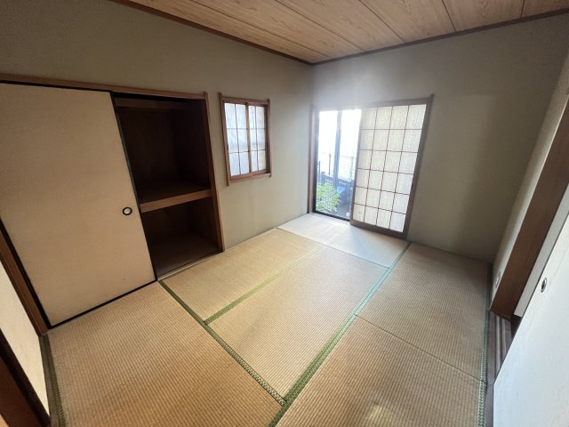 お庭へ出られる和室は、さまざまな用途としてご利用いただけます