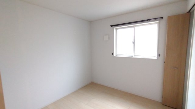 洋室4.5帖　全居室収納付きで、お部屋がすっきり片付きます